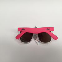 Gafas de sol grabadas